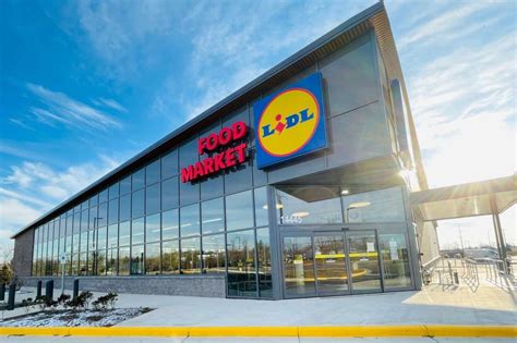 This week, <b>Lidl</b> specified where the first nine grocery stores will be located: Virginia (Hampton and Virginia Beach), North Carolina (Kinston, Greenville. . When is lidl chantilly opening